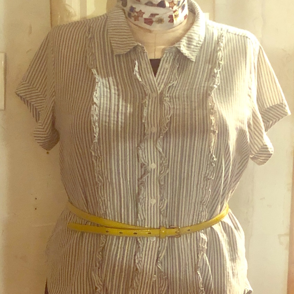 a New Day seersucker pin-tucked cotton blouse